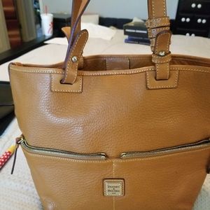 SOLD Tan Dooney and Bourke medium handbag in very good condition,  barely used.